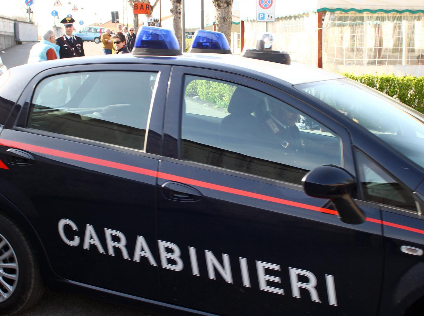 Si addormenta sul bus, risveglio nel deposito 