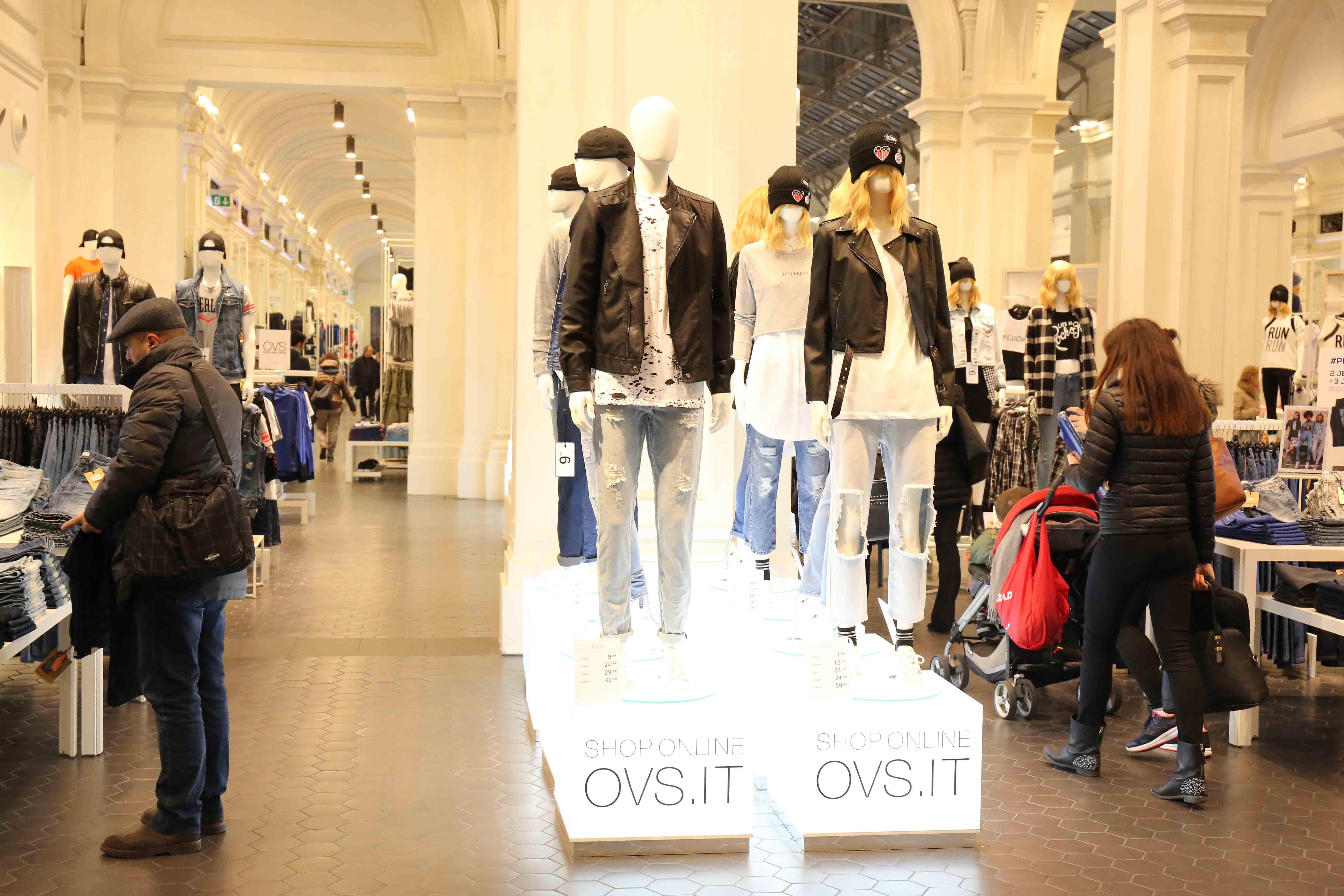 Reggio Emilia, ruba all'Oviesse e prende a pugni il vigilante: arrestato