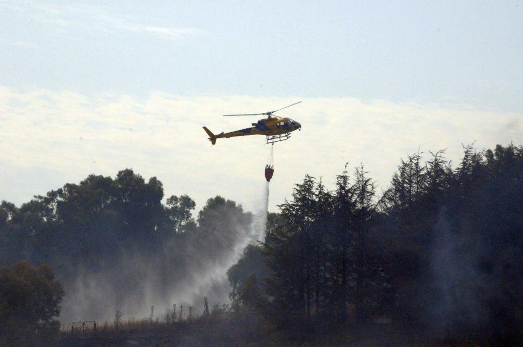 Vasto incendio nelle campagne tra Arzachena e Luogosanto