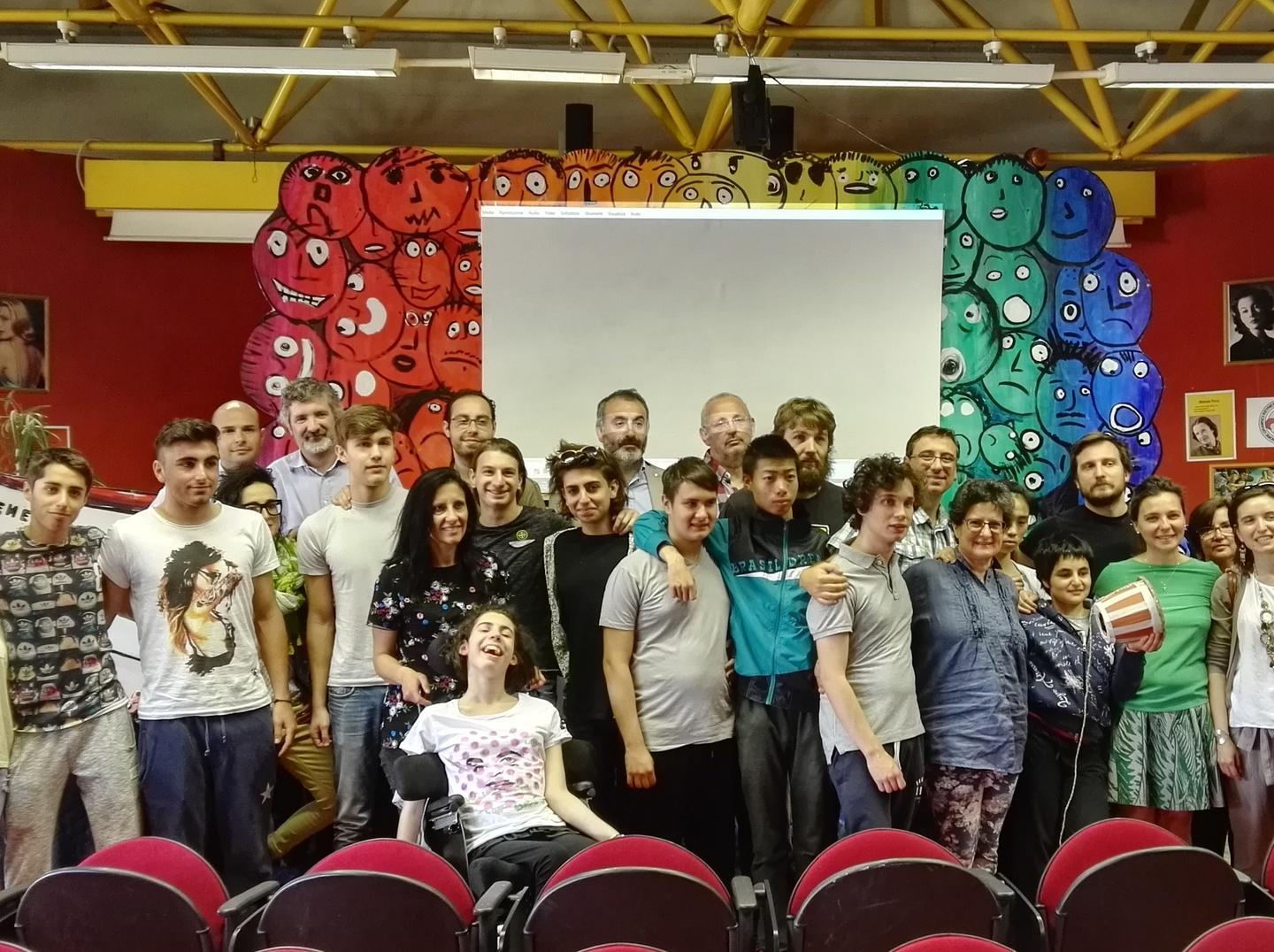 Teatro di burattini unisce ragazzi disabili e non 