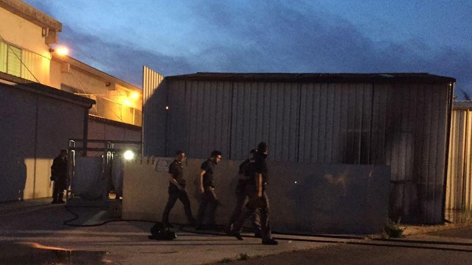 Roncocesi, incendio nel deposito