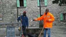 Strade e scuole pulite dai 24 profughi diventati volontari