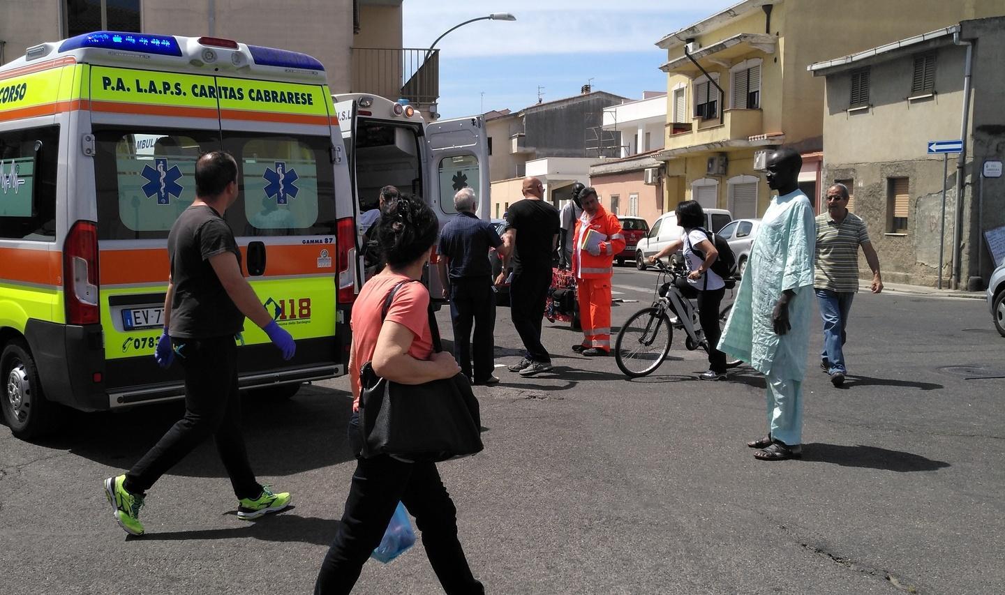 Lite tra ambulanti al mercatino a colpi di spranga