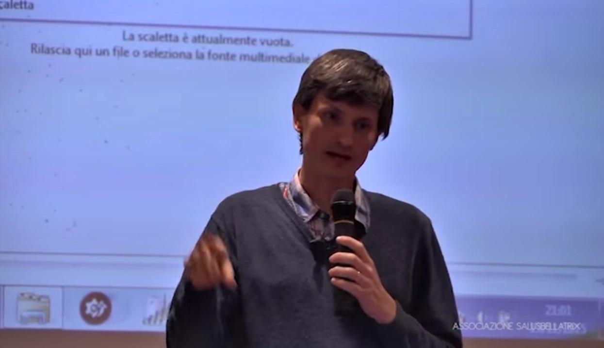 Reggio Emilia, insegnante scende in piazza contro i vaccini obbligatori