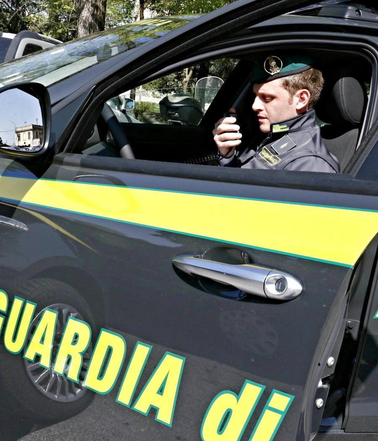 Smantellata rete di vendita di Rolex falsi 