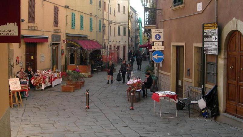 Viabilità nel borgo nuove regole e stalli a pagamento