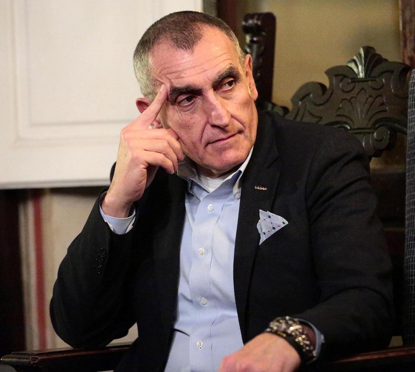 «Basta moralizzatori» Pd spara a zero su M5S 