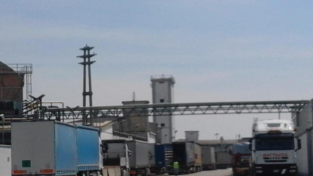 Difficoltà legate al traffico Code a causa dei tanti camion