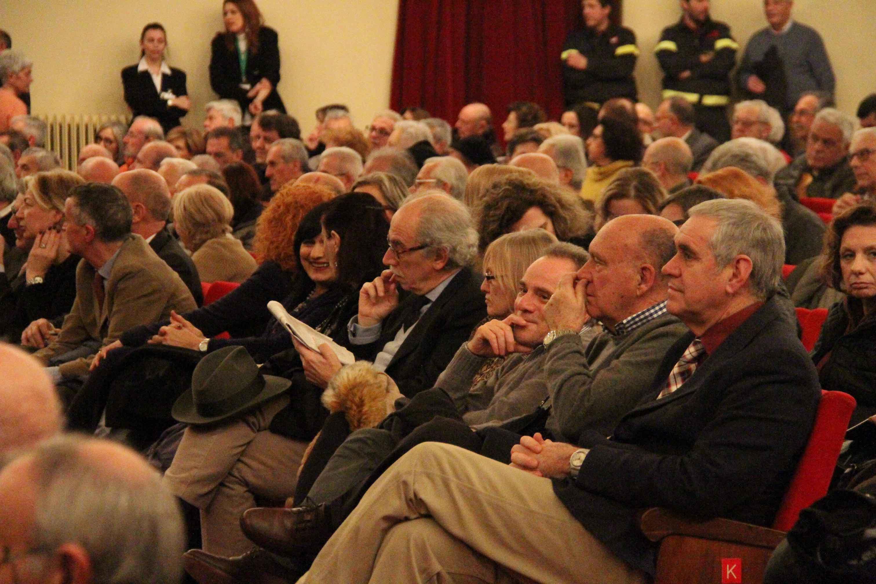 L'assemblea dei soci della BpVi al Politeama nel febbraio 2016
