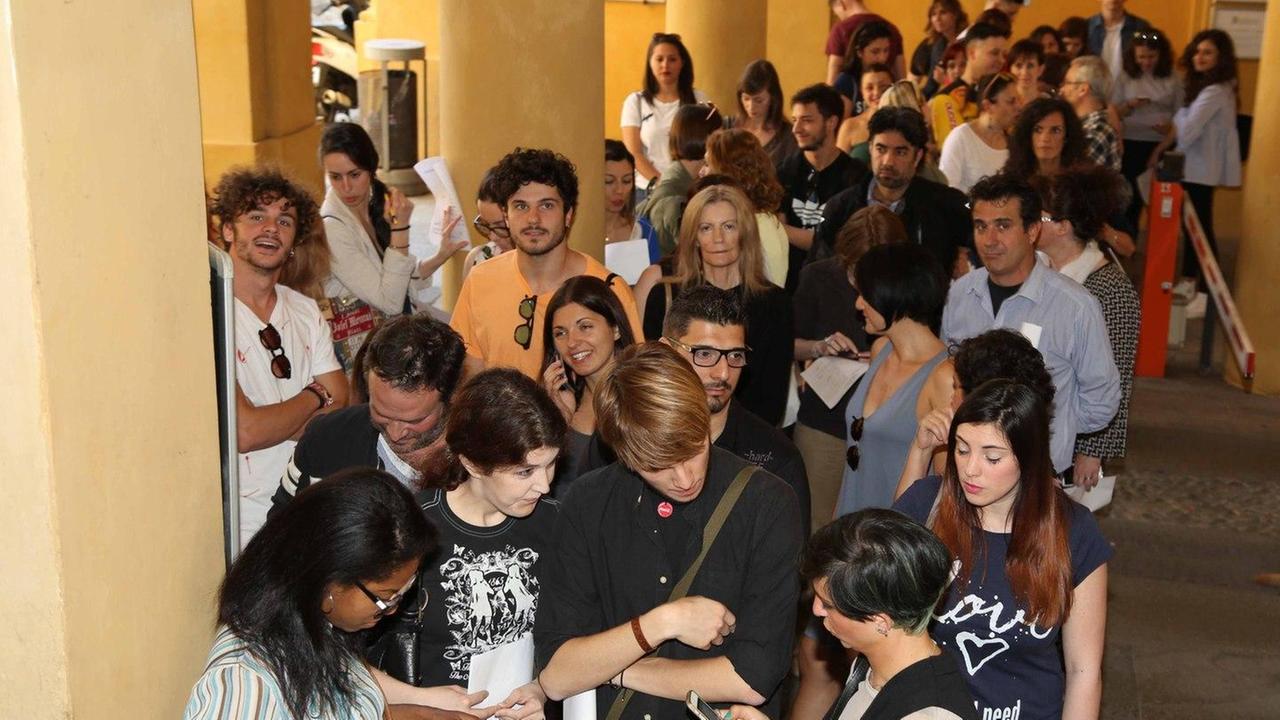 Ligabue mania, per “Made in Italy”: in centinaia al casting