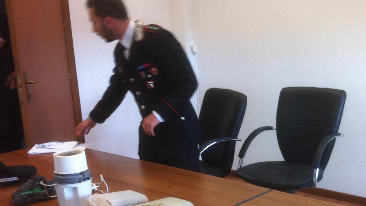 San Cesario, nel casolare due chili e mezzo di hascisc, marijuana e un “misto frullato”
