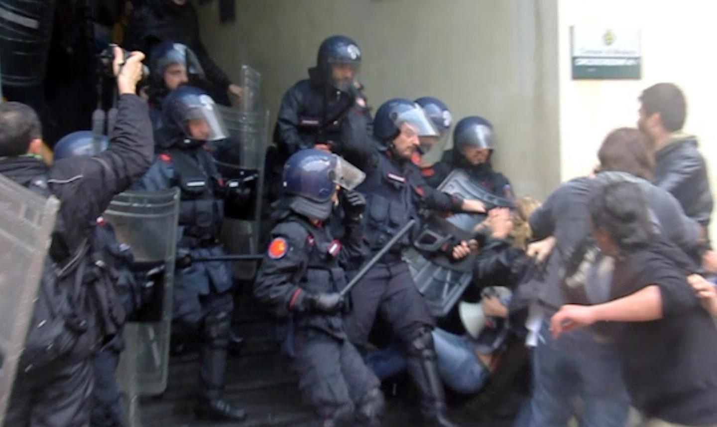 Scontri in Redecocca: «Processate i 13 violenti»