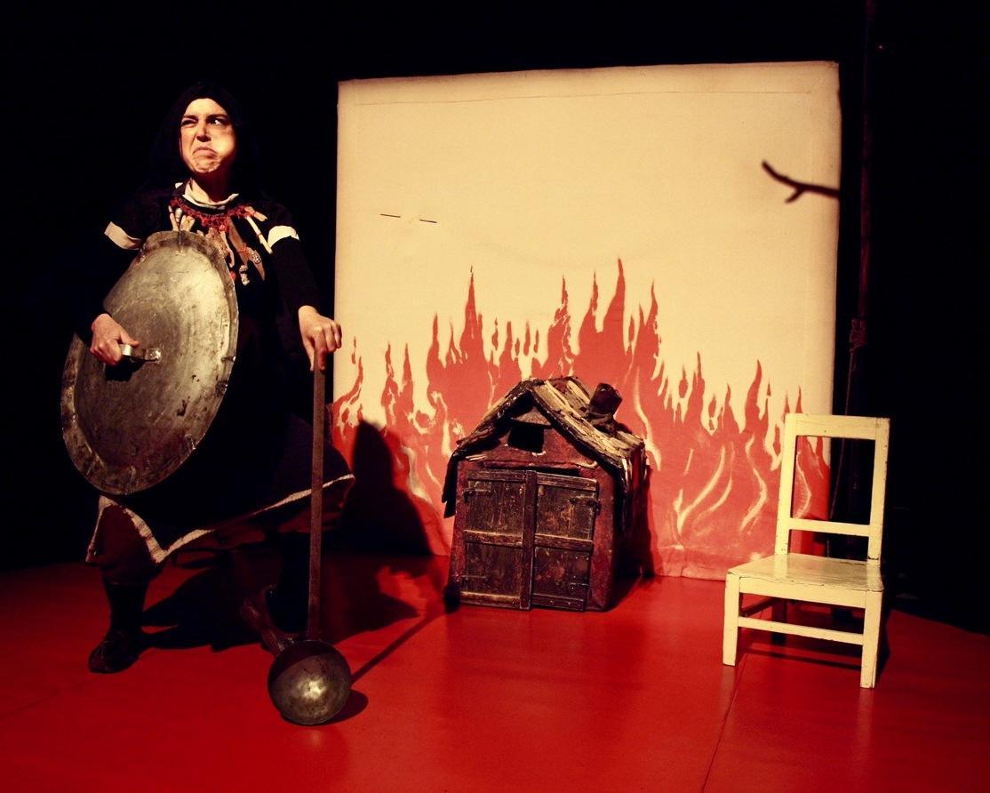 “Piccoli eroi” al Teatro Sociale 