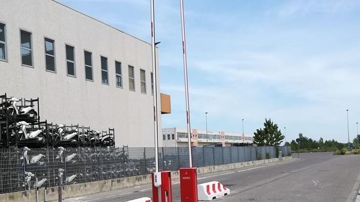 Sbarre per chiudere l’accesso all’interporto