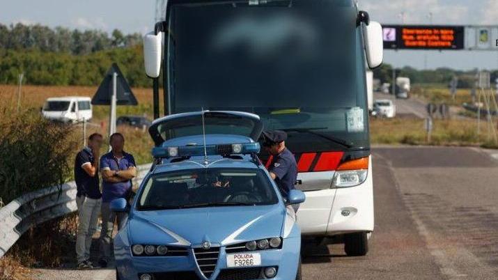 Il bus della gita scolastica nel mirino dei controlli