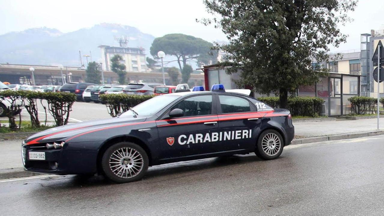 Bimbi maltrattati, maestra indagata