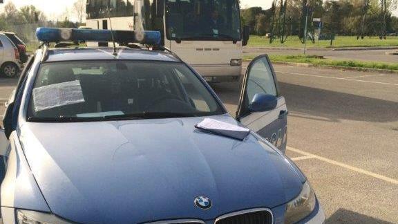 Magnete per truccare velocità, camionisti scoperti dalla Stradale