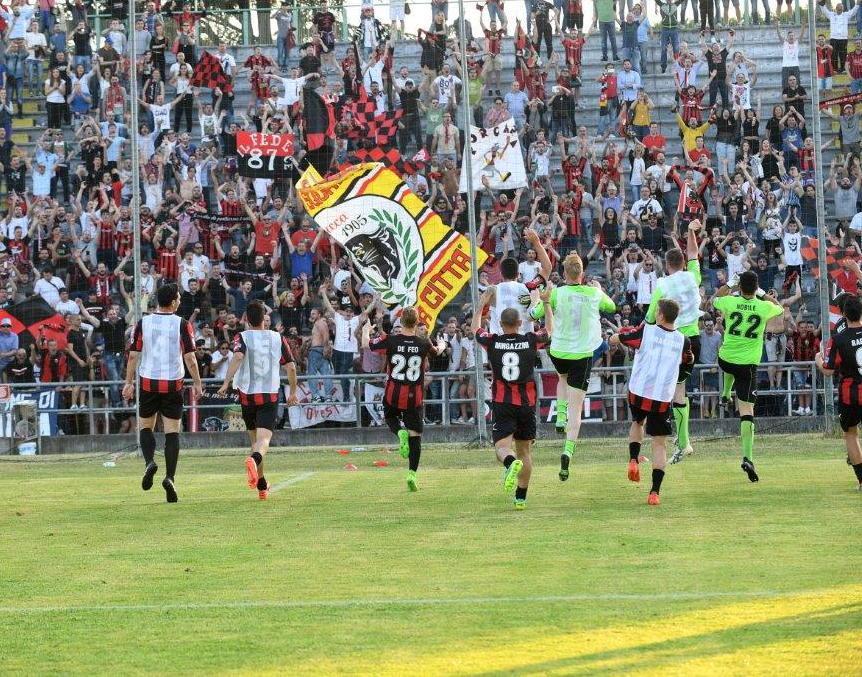Al Tardini uno “stadio mobile” rossonero 