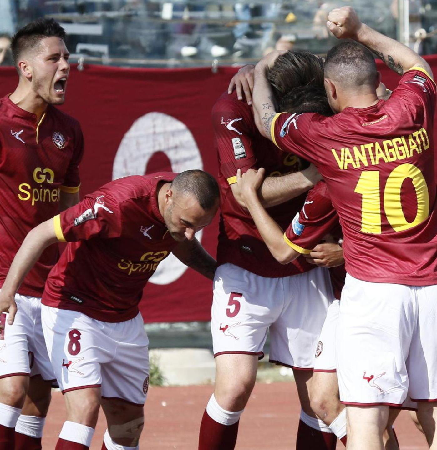 LA SQUADRA SA CHE ESISTE GIÁ UN FUTURO