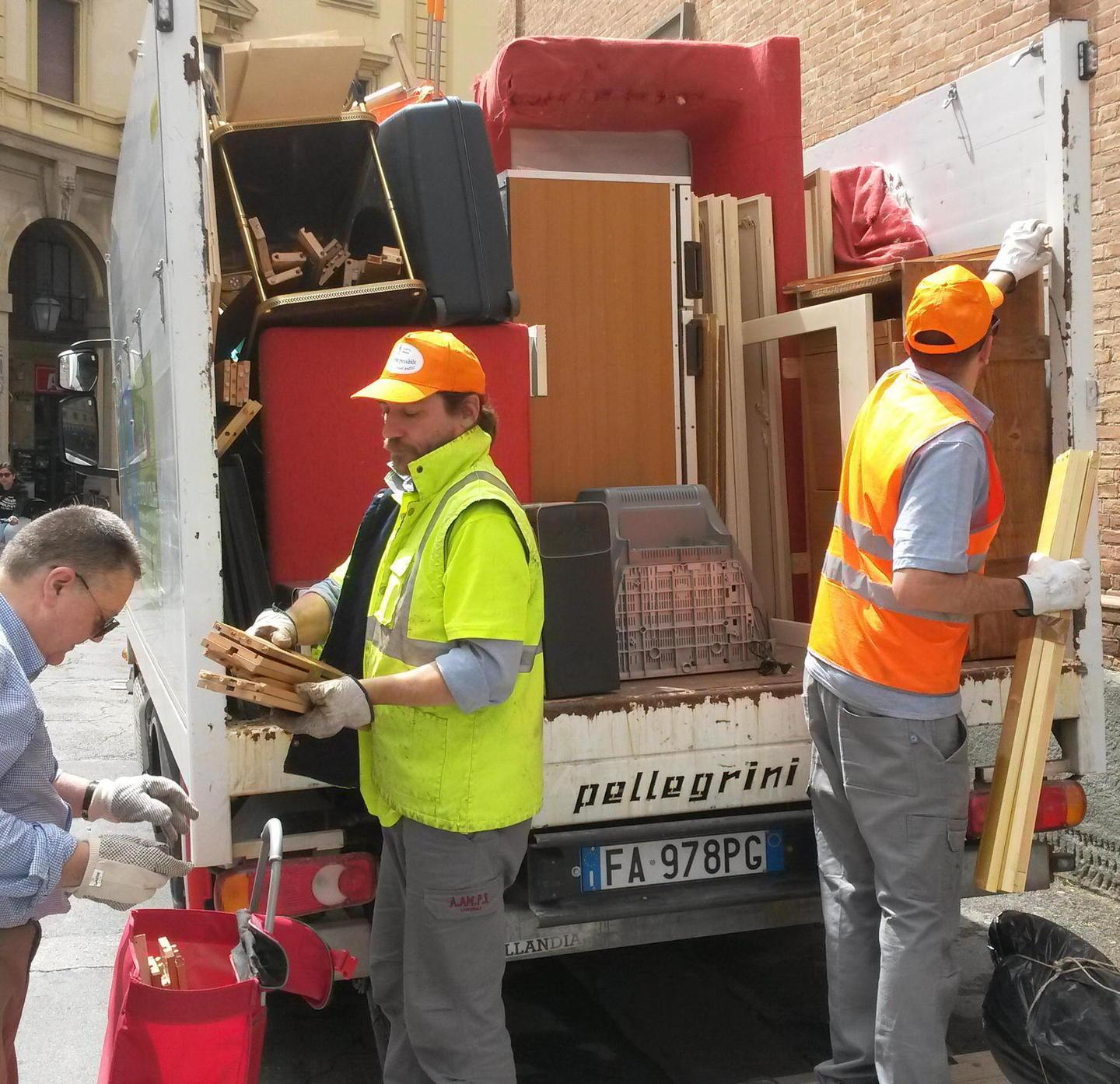 Stamani il ritiro degli ingombranti a Montenero