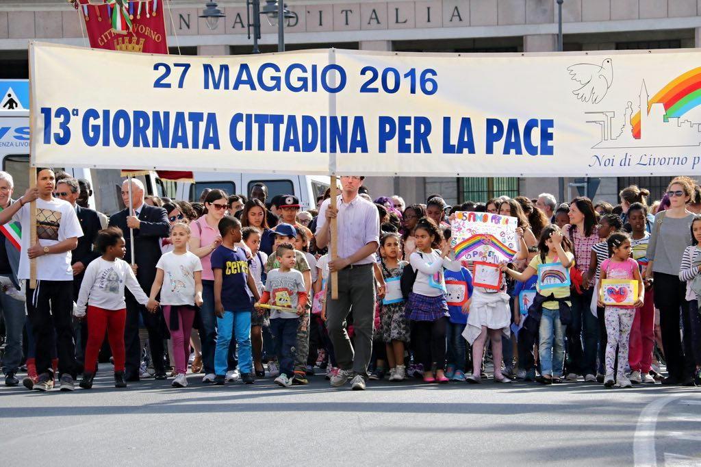 Il corteo della Giornata cittadina della pace nell'edizione dello scorso anno (Marzi Pentafoto)