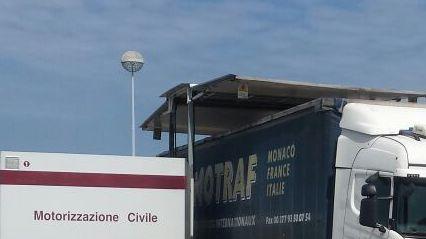 Controlli, tredici multe a venti camionisti