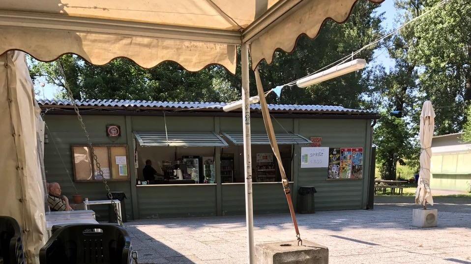 Rubata la cassa del bar al parco Enza