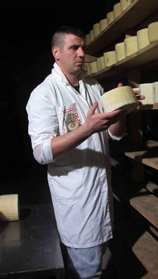 Viene da Nulvi il pecorino vegetale al tartufo