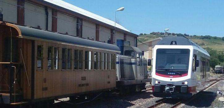 Nuovo treno nella stazione di Macomer