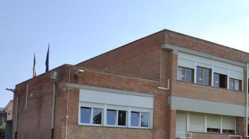L'esterno dell'Istituto Mattei di Rosignano