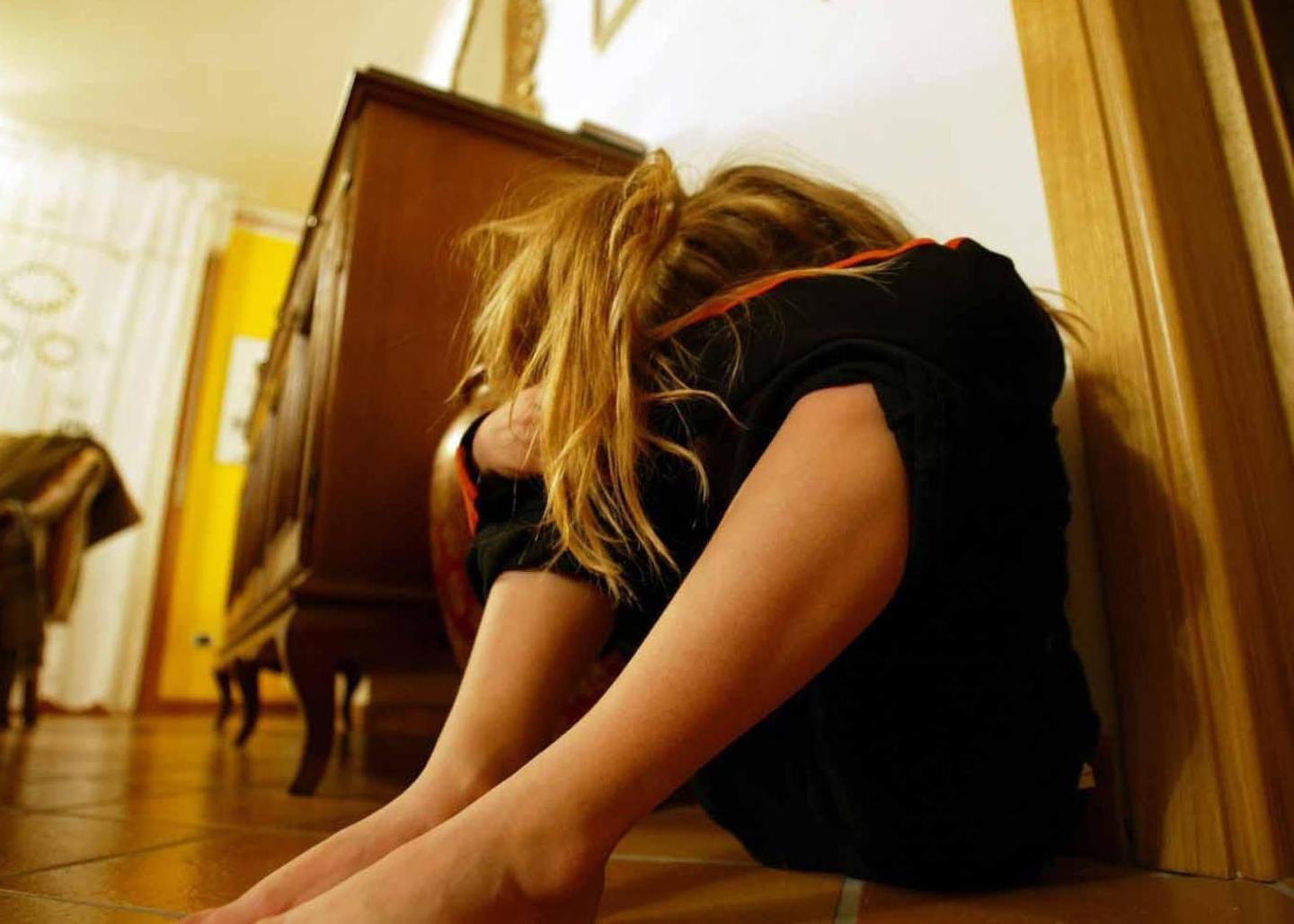 Subì violenza dal marito le istituzioni la lasciano sola 