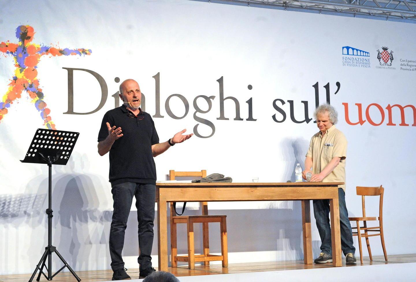 Marco Paolini durante la sua "lezione" a Pistoia
