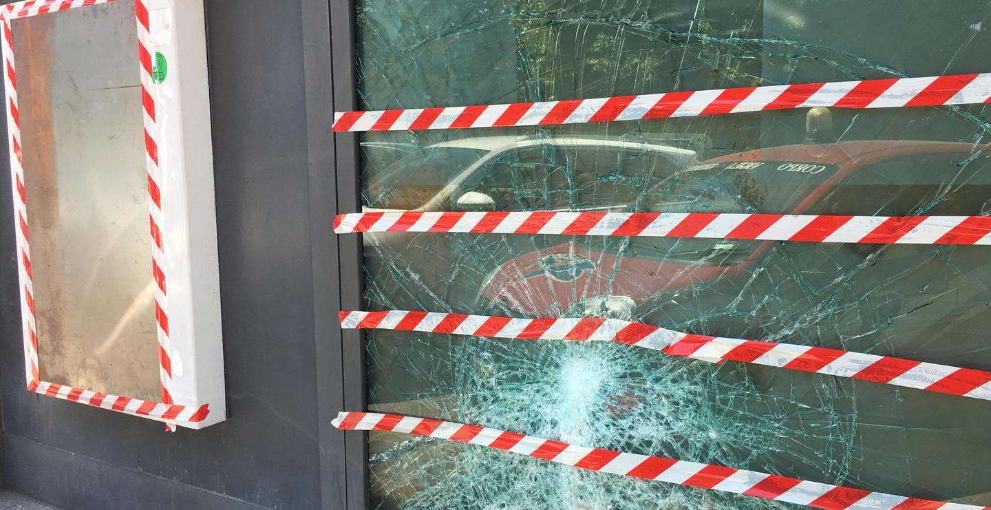 Esplode bancomat ma il colpo fallisce 