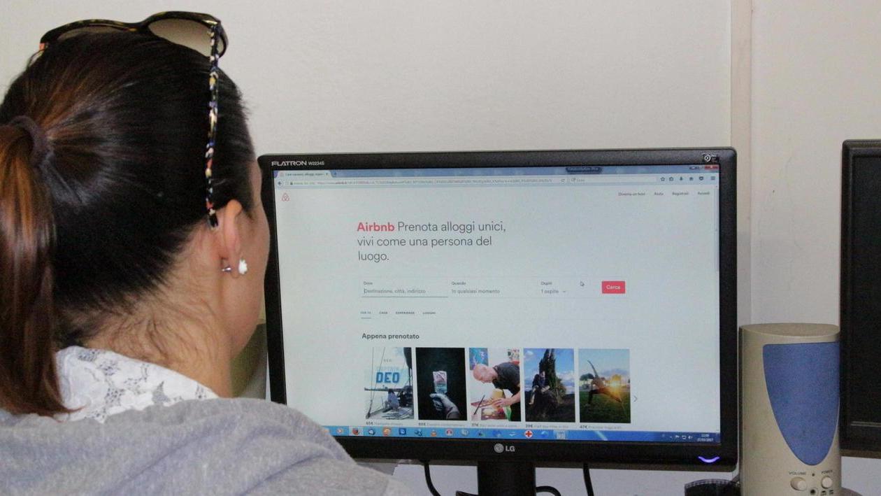 Tassa per gli affitti sul web ma agli hotel non basta