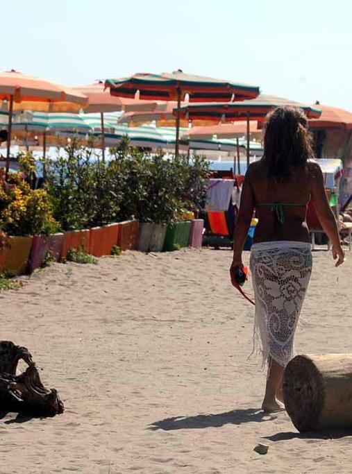 L’isola (quasi) felice di Poveromo tra vip ed erosione 