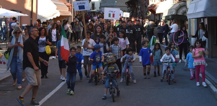 gli atleti di downhill “invadono” sestola 