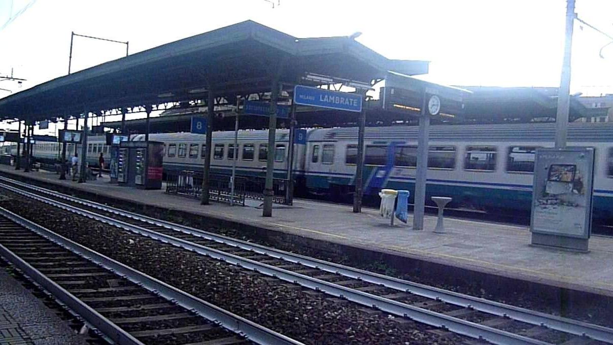 Muore investito dal treno a 64 anni