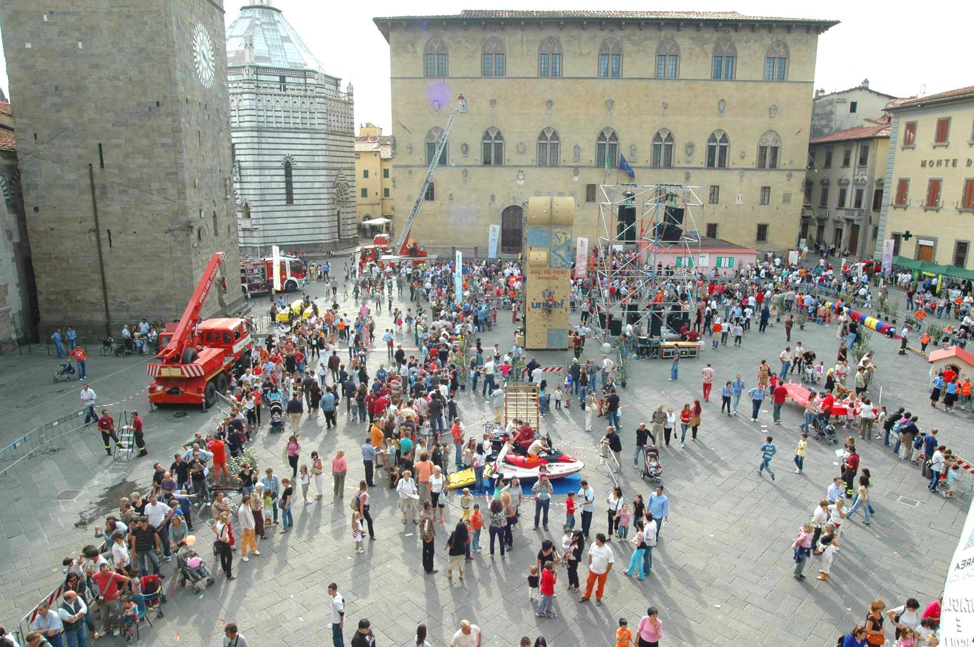 Solidarietà, sicurezza e giochi: arrivano i vigili del fuoco 