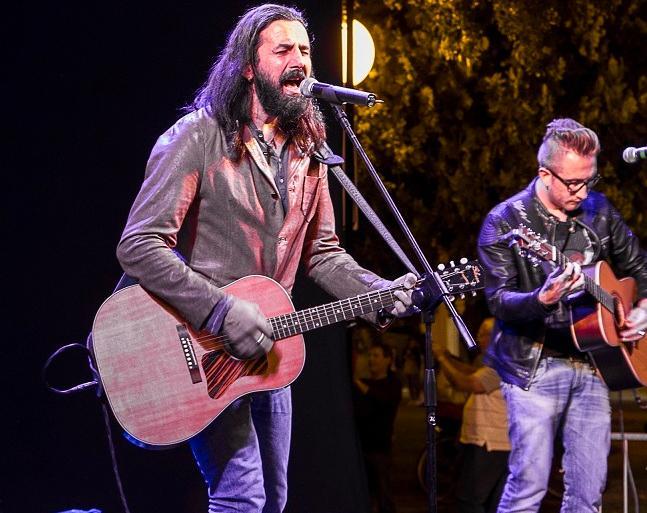 Pedrini unplugged protagonista sul palco in piazza