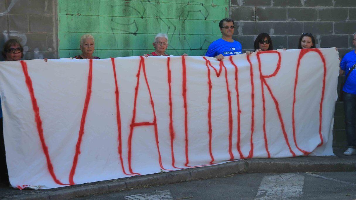 «Abbattete il muro di viale Ramazzini»