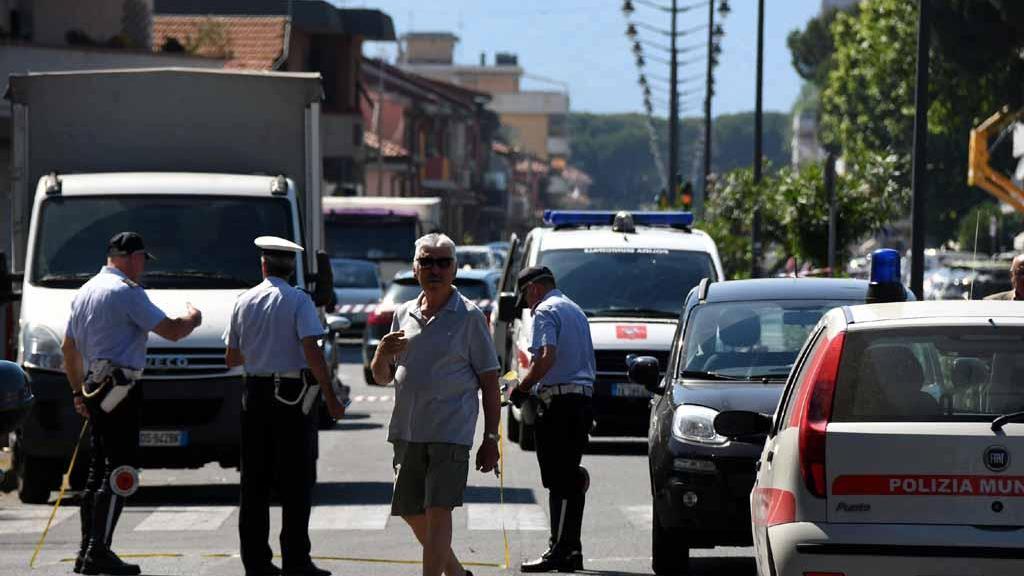 I rilievi della polizia municipale dopo l'incidente