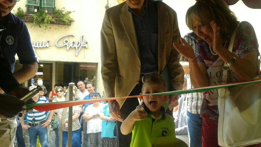 Taglio del nastro alla nuova Coop