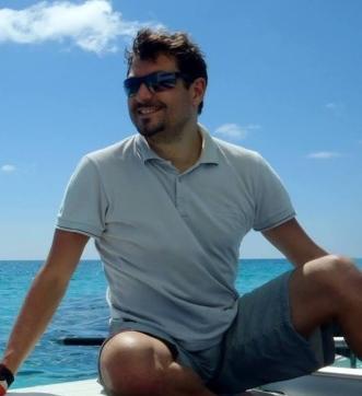 Muore ingegnere di 49 anni ucciso da una malattia