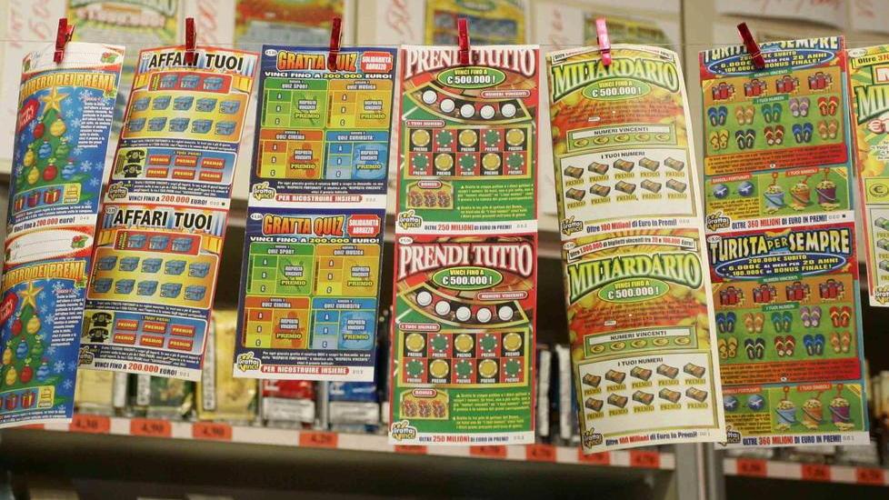 Ruba 600 euro di “Gratta” il cliente va sotto processo