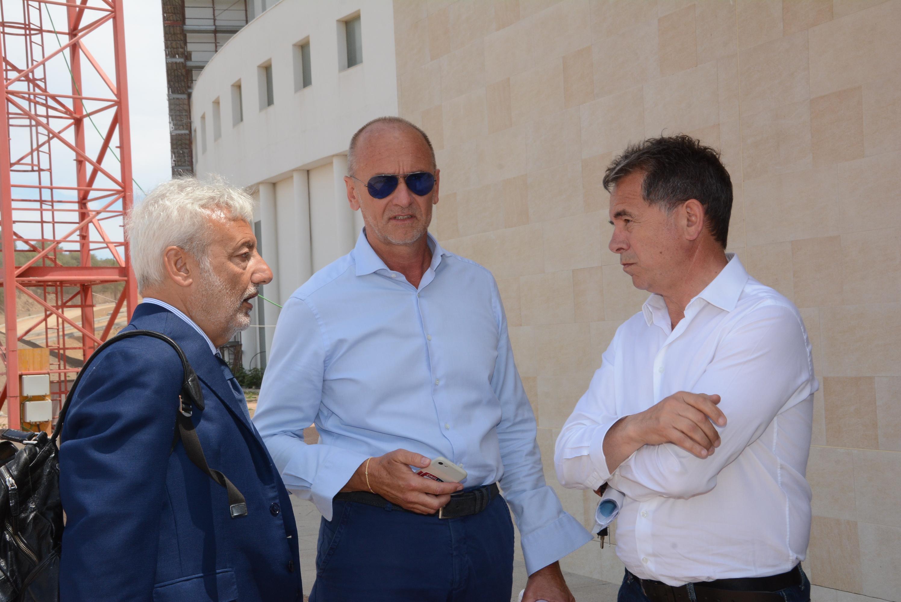 Il manager di Qfe Rispo con l'ex governatore Cappellacci e il sindaco di Olbia Nizzi
