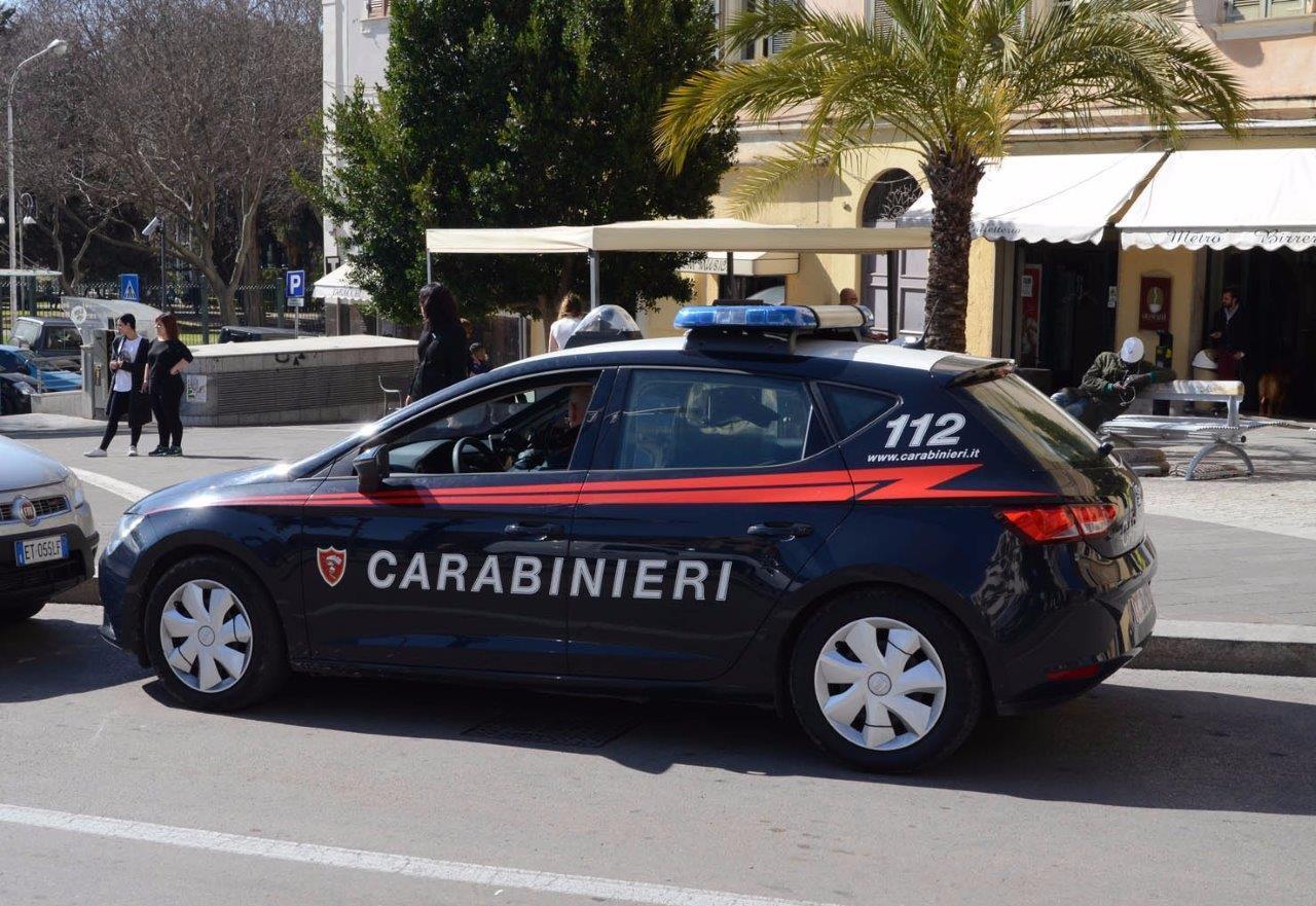 Cagliari, mancata precedenza a uno scooter: ferita una donna di 49 anni