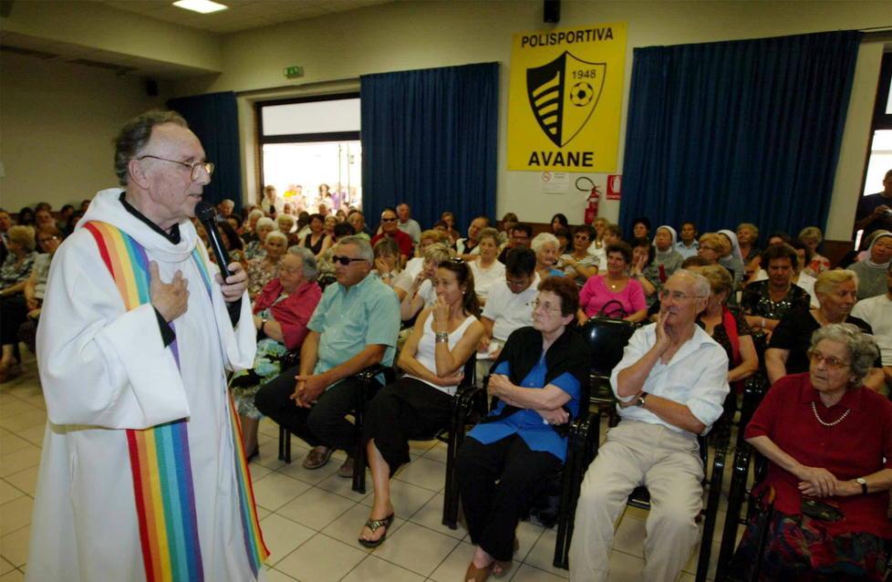 Addio don Renzo prete operaio e controcorrente 