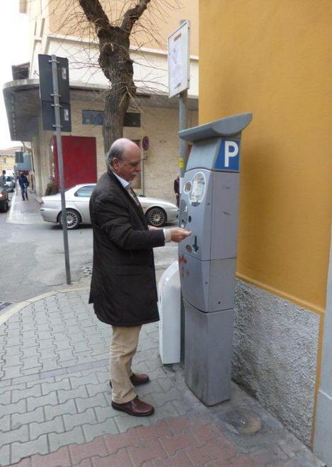 Il parcheggio in città ora si paga con lo smartphone