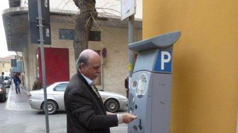 Il parcheggio in città ora si paga con lo smartphone