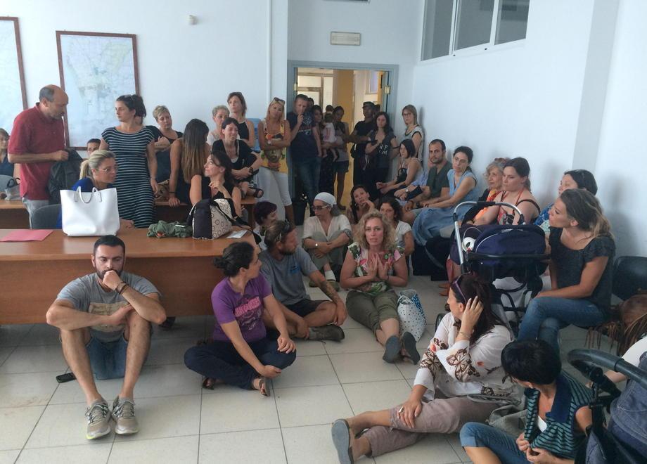 Vaccini, genitori in Comune «Lasciateci liberi di scegliere» 